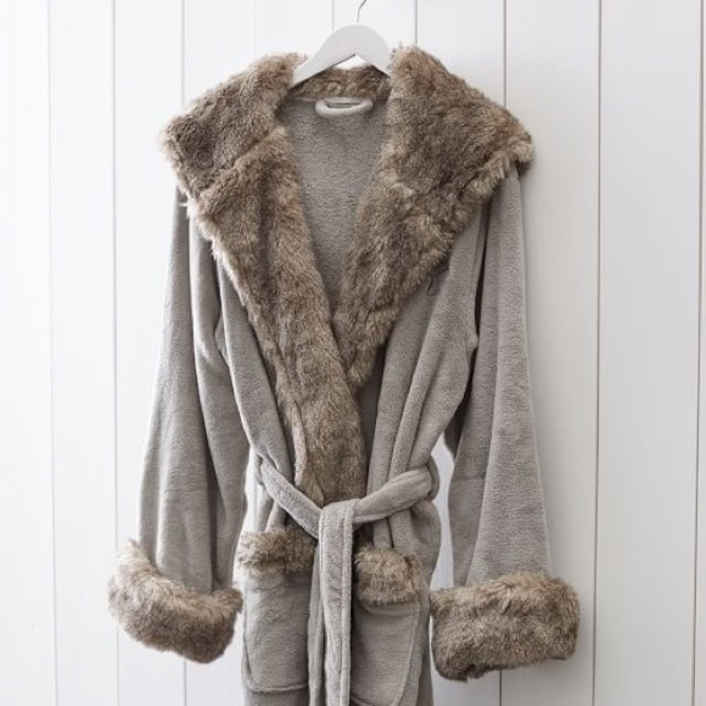 brand new pottery barn robe